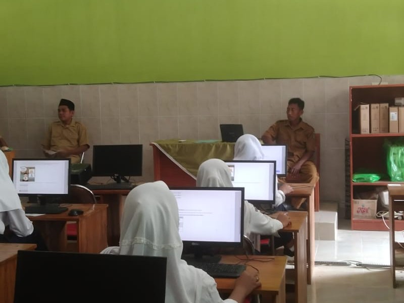 Kegiatan Siswa Siswi kelas IX SMPN 1 Bungatan Mengikuti Ujian TKA Tahun 2026